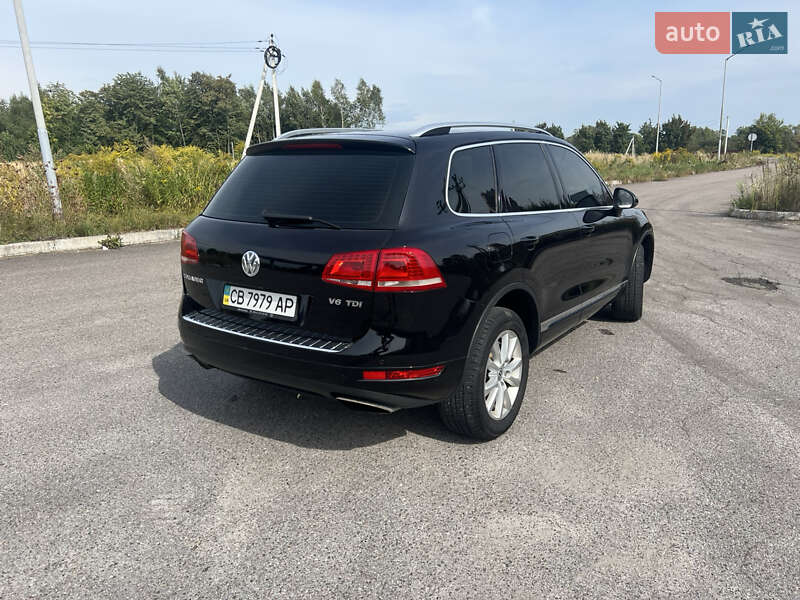 Внедорожник / Кроссовер Volkswagen Touareg 2013 в Львове