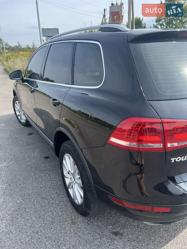 Внедорожник / Кроссовер Volkswagen Touareg 2013 в Львове