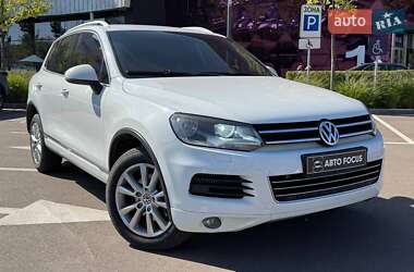 Внедорожник / Кроссовер Volkswagen Touareg 2012 в Киеве