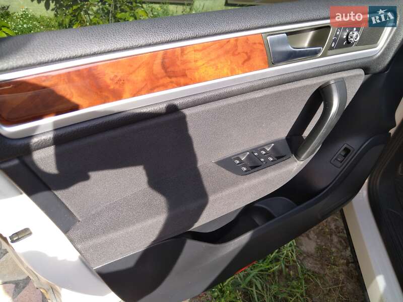 Внедорожник / Кроссовер Volkswagen Touareg 2012 в Киеве фото 3 Внедорожник / Кроссовер Volkswagen Touareg 2012 в Киеве