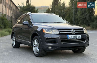 Позашляховик / Кросовер Volkswagen Touareg 2011 в Києві