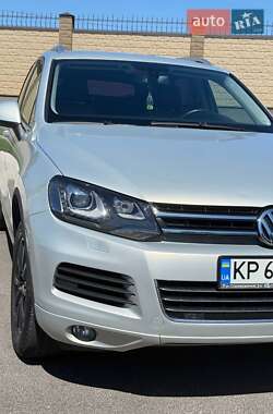 Позашляховик / Кросовер Volkswagen Touareg 2013 в Запоріжжі