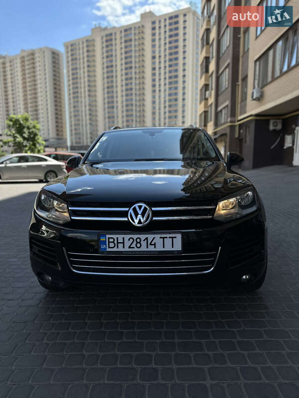 Внедорожник / Кроссовер Volkswagen Touareg 2012 в Одессе