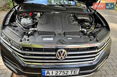 Внедорожник / Кроссовер Volkswagen Touareg 2018 в 