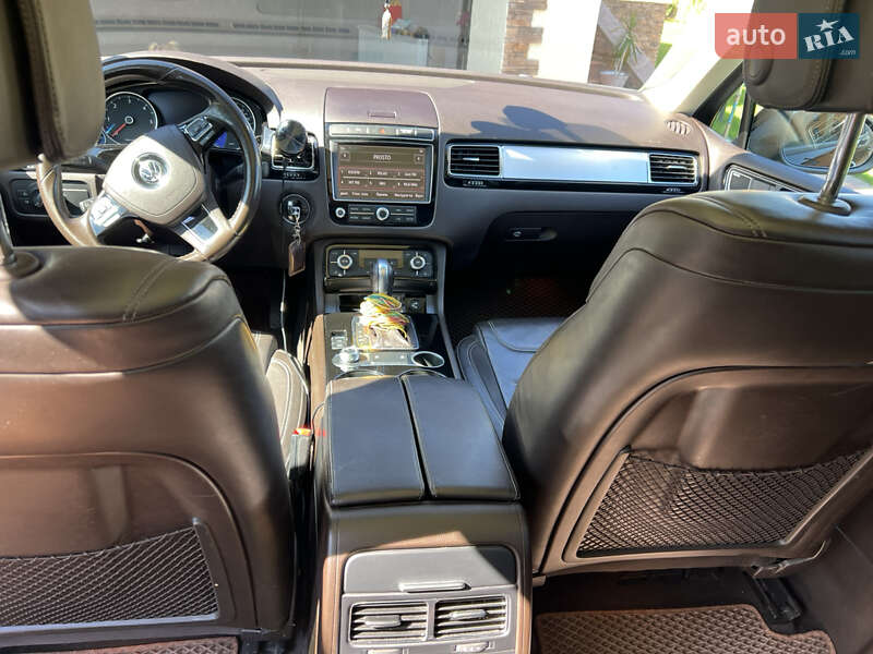 Внедорожник / Кроссовер Volkswagen Touareg 2016 в Киеве