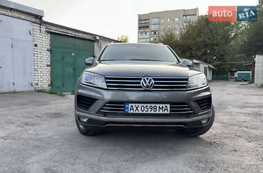 Позашляховик / Кросовер Volkswagen Touareg 2015 в Харкові