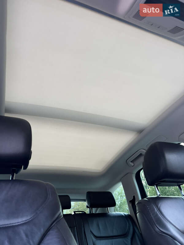 Внедорожник / Кроссовер Volkswagen Touareg 2015 в Харькове