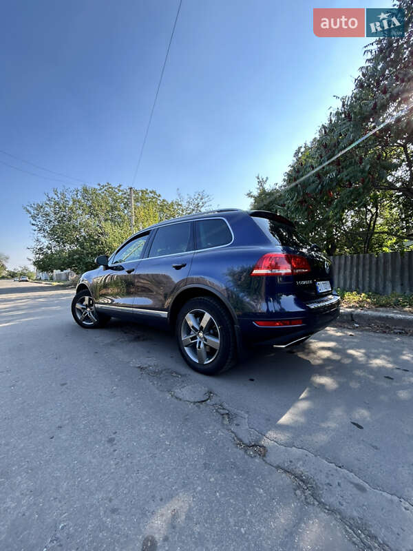 Позашляховик / Кросовер Volkswagen Touareg 2012 в Харкові