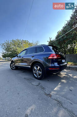 Внедорожник / Кроссовер Volkswagen Touareg 2012 в 