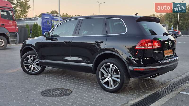Внедорожник / Кроссовер Volkswagen Touareg 2015 в Одессе
