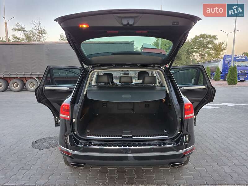 Внедорожник / Кроссовер Volkswagen Touareg 2015 в Одессе