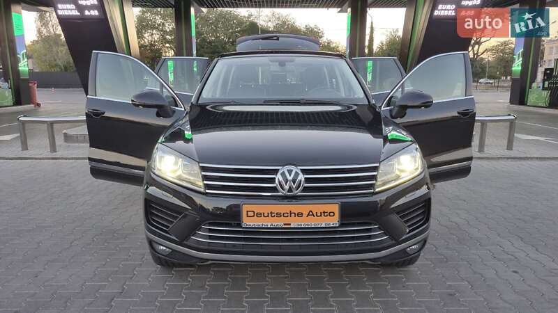 Внедорожник / Кроссовер Volkswagen Touareg 2015 в Одессе