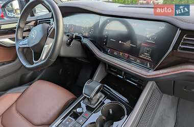 Внедорожник / Кроссовер Volkswagen Touareg 2023 в 