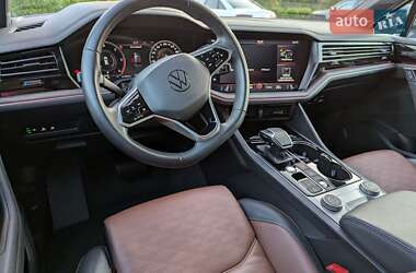 Внедорожник / Кроссовер Volkswagen Touareg 2023 в 