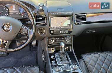 Внедорожник / Кроссовер Volkswagen Touareg 2017 в 