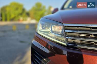 Внедорожник / Кроссовер Volkswagen Touareg 2017 в 