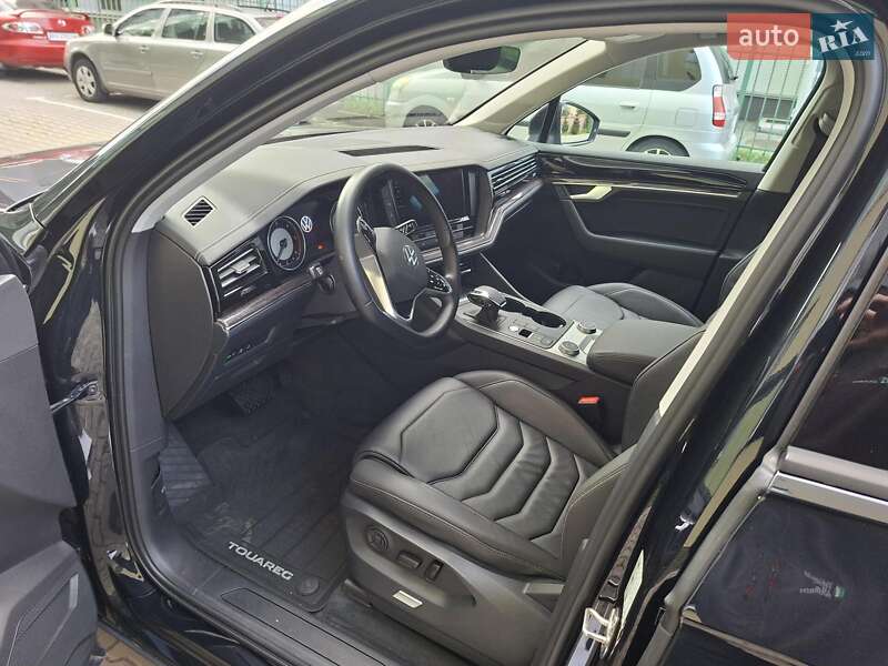 Внедорожник / Кроссовер Volkswagen Touareg 2021 в Хмельницком