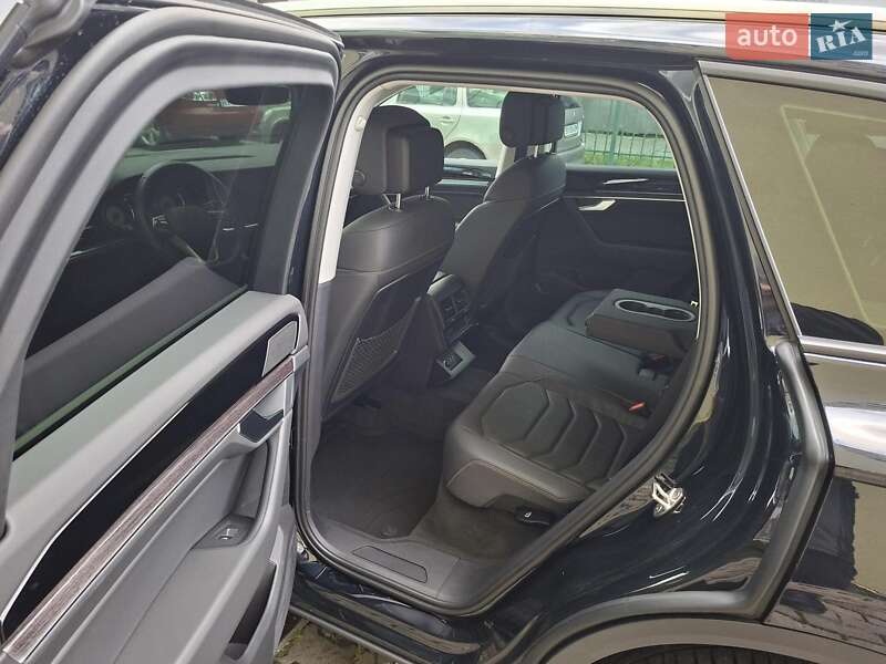 Внедорожник / Кроссовер Volkswagen Touareg 2021 в Хмельницком