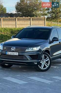 Внедорожник / Кроссовер Volkswagen Touareg 2016 в Львове