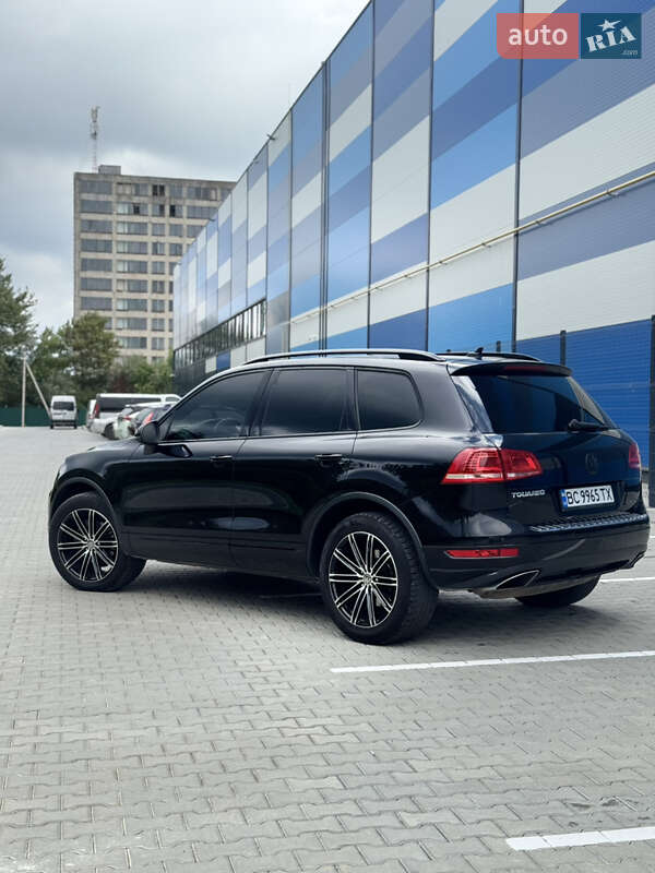 Внедорожник / Кроссовер Volkswagen Touareg 2011 в Львове