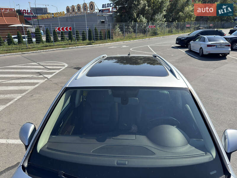 Внедорожник / Кроссовер Volkswagen Touareg 2014 в Киеве
