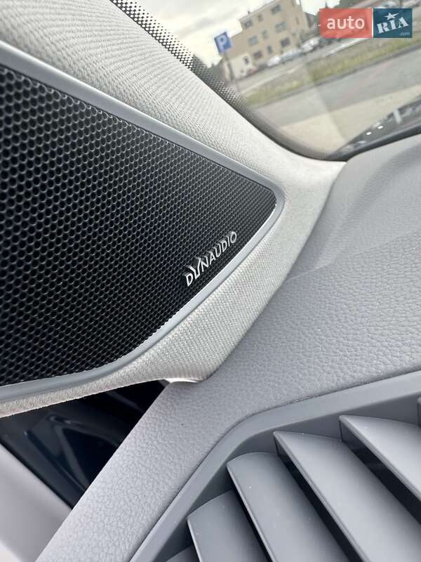 Внедорожник / Кроссовер Volkswagen Touareg 2019 в Мукачево