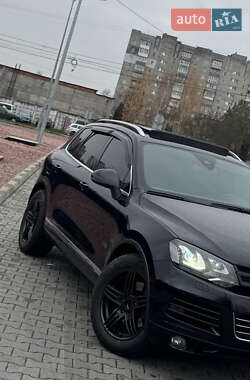 Внедорожник / Кроссовер Volkswagen Touareg 2011 в Хмельницком