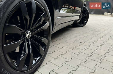 Внедорожник / Кроссовер Volkswagen Touareg 2022 в 