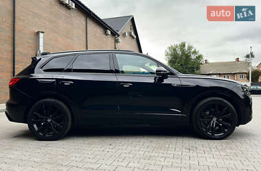 Внедорожник / Кроссовер Volkswagen Touareg 2022 в 