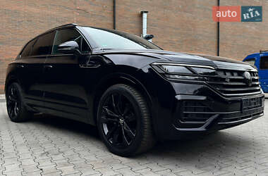 Внедорожник / Кроссовер Volkswagen Touareg 2022 в 