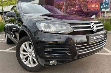 Внедорожник / Кроссовер Volkswagen Touareg 2013 в 