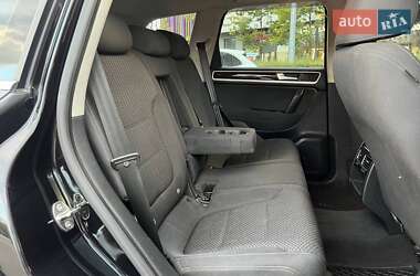 Внедорожник / Кроссовер Volkswagen Touareg 2013 в 