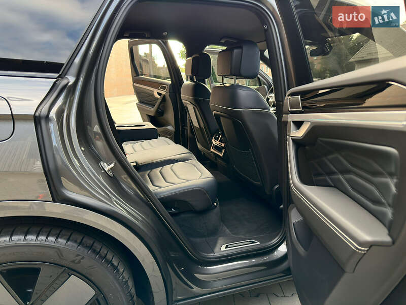 Позашляховик / Кросовер Volkswagen Touareg 2023 в Козятині