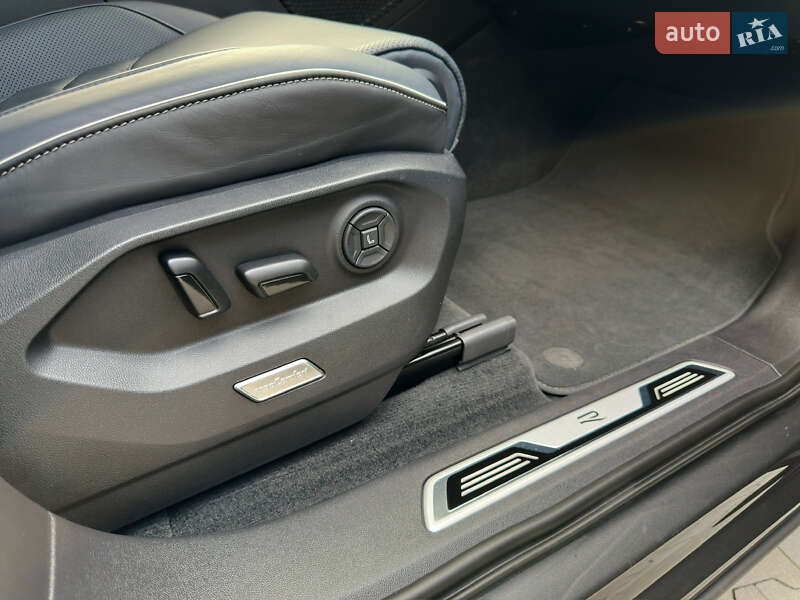 Позашляховик / Кросовер Volkswagen Touareg 2023 в Козятині