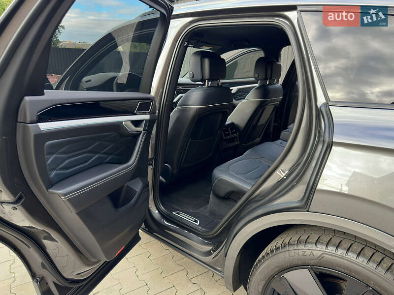Позашляховик / Кросовер Volkswagen Touareg 2023 в Козятині