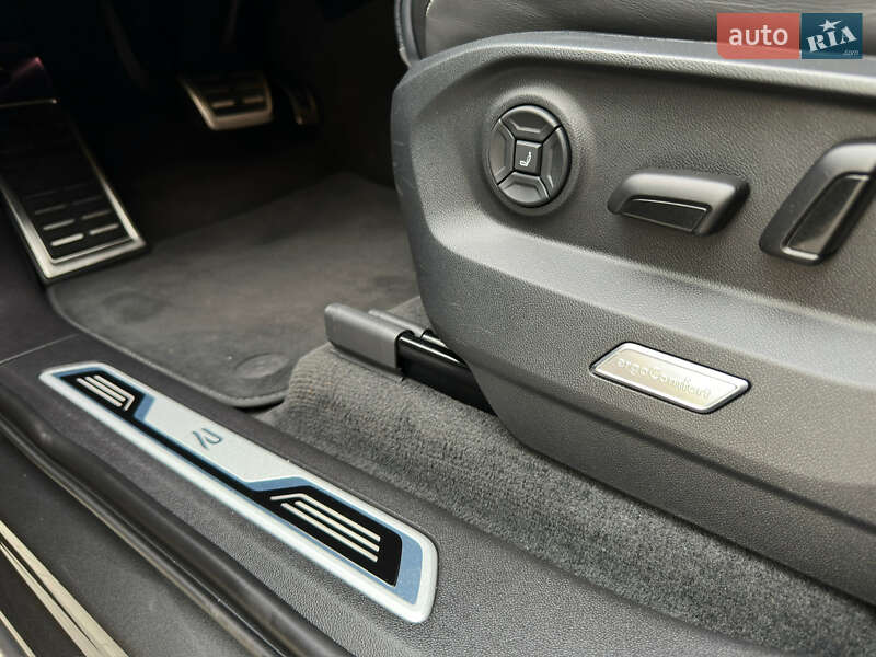 Позашляховик / Кросовер Volkswagen Touareg 2023 в Козятині