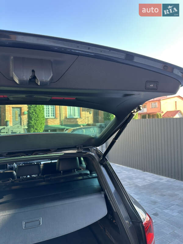 Внедорожник / Кроссовер Volkswagen Touareg 2012 в Тернополе