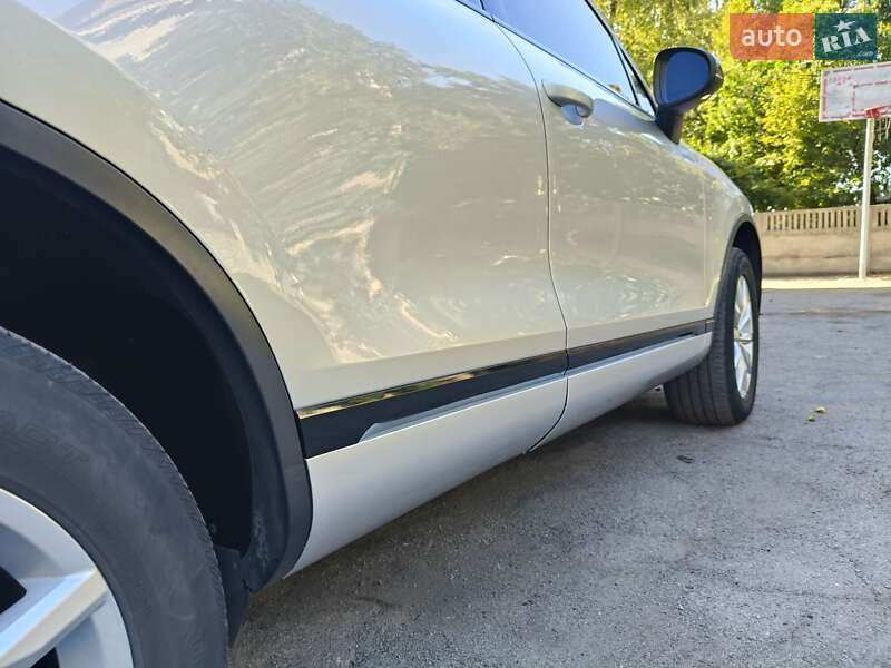 Позашляховик / Кросовер Volkswagen Touareg 2015 в Дніпрі фото 11 Позашляховик / Кросовер Volkswagen Touareg 2015 в Дніпрі
