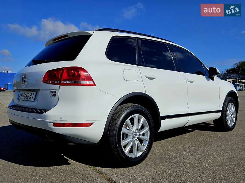 Позашляховик / Кросовер Volkswagen Touareg 2013 в Дніпрі