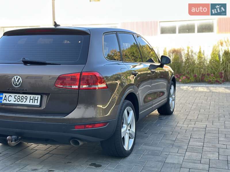 Внедорожник / Кроссовер Volkswagen Touareg 2011 в Луцке