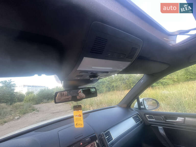 Позашляховик / Кросовер Volkswagen Touareg 2012 в Дніпрі фото 27 Позашляховик / Кросовер Volkswagen Touareg 2012 в Дніпрі
