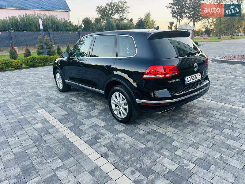 Внедорожник / Кроссовер Volkswagen Touareg 2017 в Мукачево