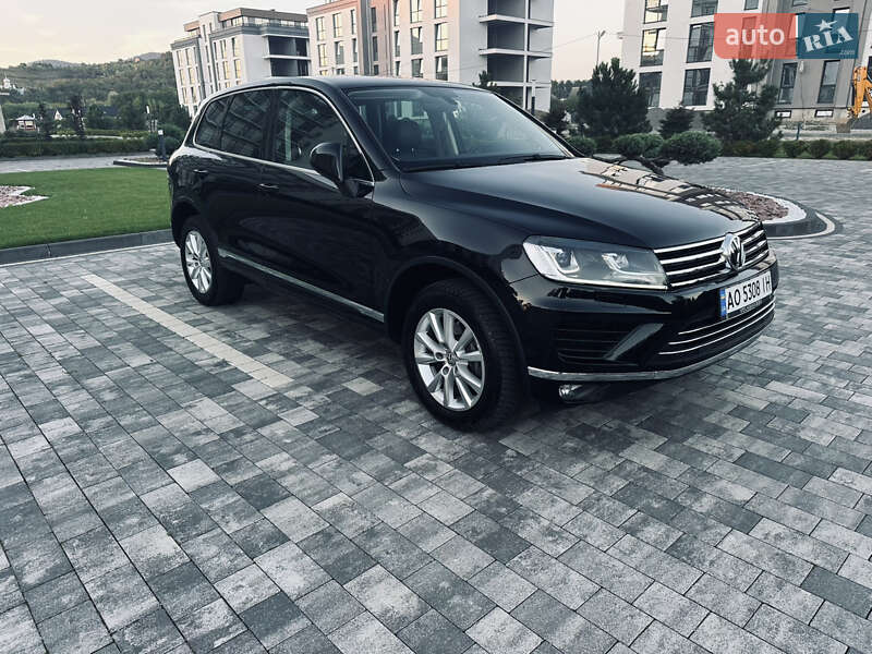 Внедорожник / Кроссовер Volkswagen Touareg 2017 в Мукачево