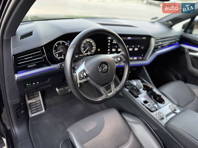 Внедорожник / Кроссовер Volkswagen Touareg 2019 в Ровно
