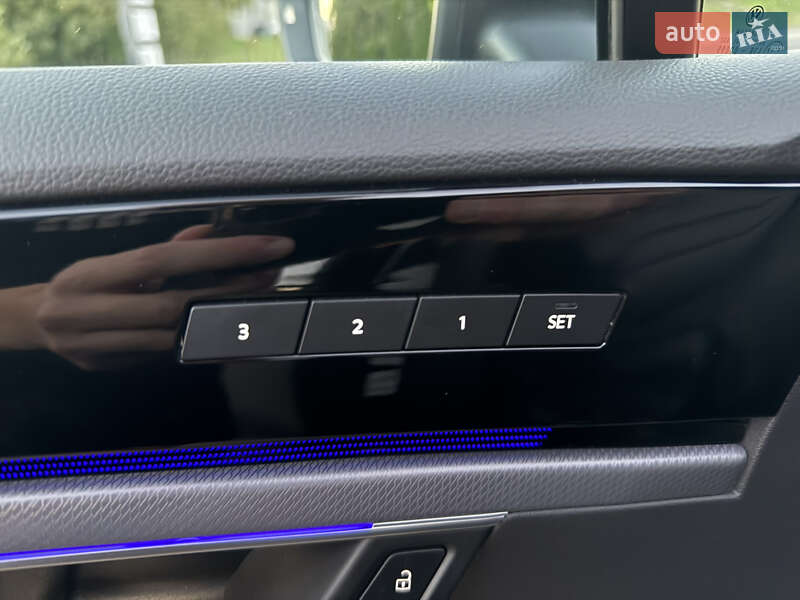 Внедорожник / Кроссовер Volkswagen Touareg 2019 в Ровно