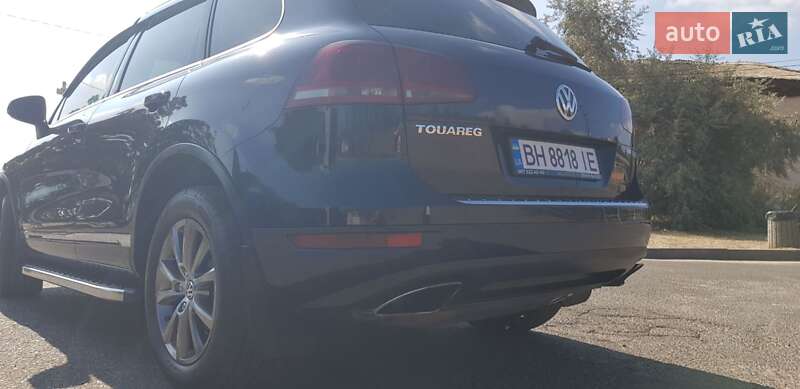 Внедорожник / Кроссовер Volkswagen Touareg 2012 в Черноморске