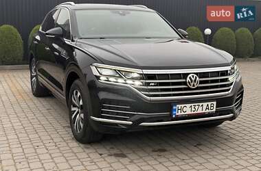 Внедорожник / Кроссовер Volkswagen Touareg 2019 в 