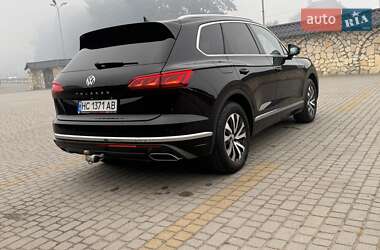Внедорожник / Кроссовер Volkswagen Touareg 2019 в 