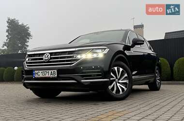 Внедорожник / Кроссовер Volkswagen Touareg 2019 в 