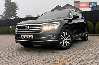 Внедорожник / Кроссовер Volkswagen Touareg 2019 в 